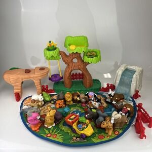 Fisher Price Little People A-Z Learning Alphabet Zoo w/26 animals + acc. comp.